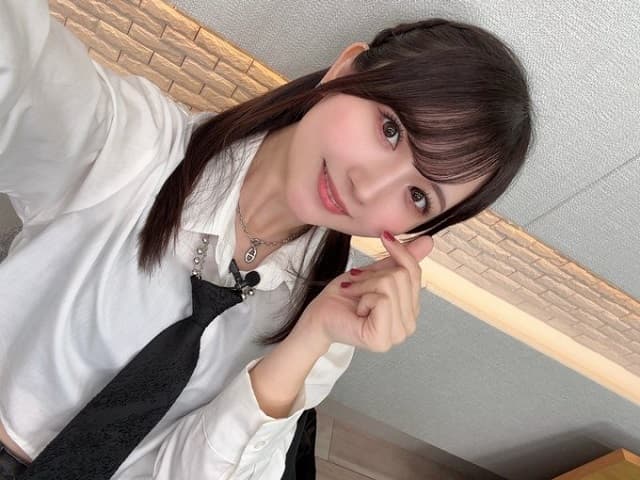 声優・岡田夢以の公式YouTubeチャンネルが開設！メイクやVlog、弾いてみたなどにチャレンジ