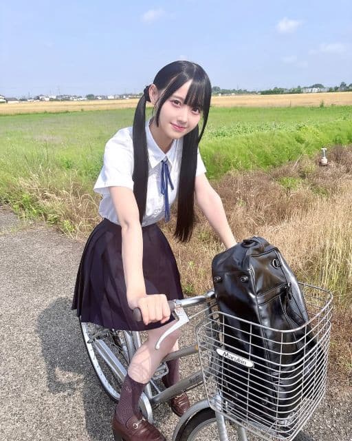 「大好き！」「最高すぎ！」高嶺のなでしこ・松本ももなの制服姿に心打たれるファン続出！