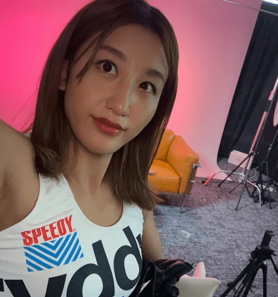 「いい女！美しい！」美女キックボクサー、モデルロケ風景の”美BODY・ショット”披露にファン・ノックアウト！