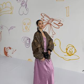 「美しすぎ…」超人気YouTuber ”衝撃級”小顔ショット公開に驚きの声