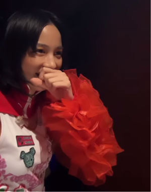 のんが自身のライブアーカイブを告知!!独特の衣装が話題に!?