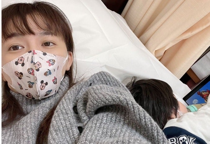 華原朋美、肺炎長引くも入院できず⋯。毎日の点滴生活も長男が癒しに😢