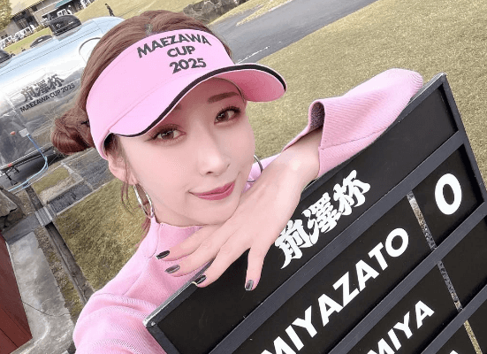 「めっちゃ可愛いやん」ゴルフ美女子、”ピンク衣装DE羊ヘアー”の公開にファンガチ惚れ状態！「似合っててかわいい」