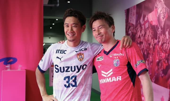 乾貴士が37歳の誕生日を報告！仲間とのショットを披露しファンからも祝福の声！