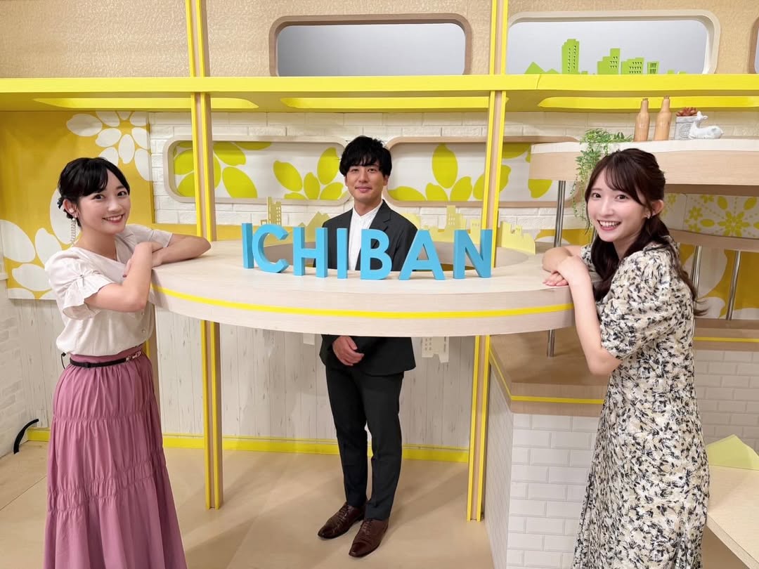 「仲良いのが伝わって来ますね！」「俺も捕まりたい」テレビ新潟アナウンサー・松本亜美、番組終わりのオフショットにファンの注目集まる