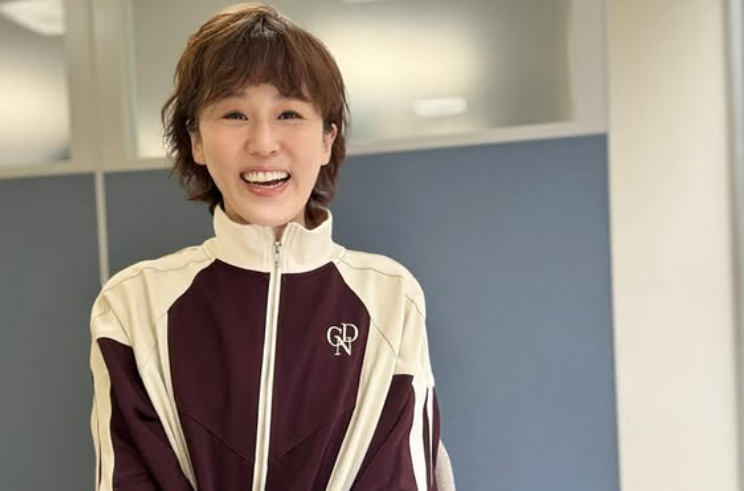 「お昼のラジオ生出演告知」にしおかすみこ、明るい笑顔で『まんまる』放送案内