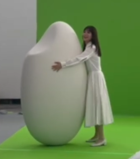 芳根京子が巨大な