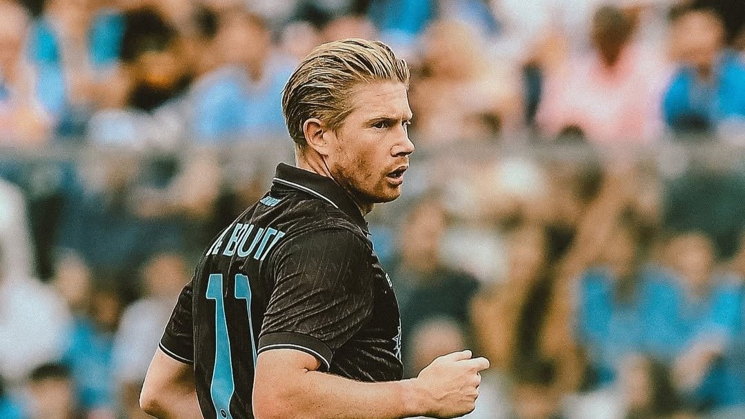 エースの存在感健在　黒の戦闘服で魅せた指揮官の眼差し