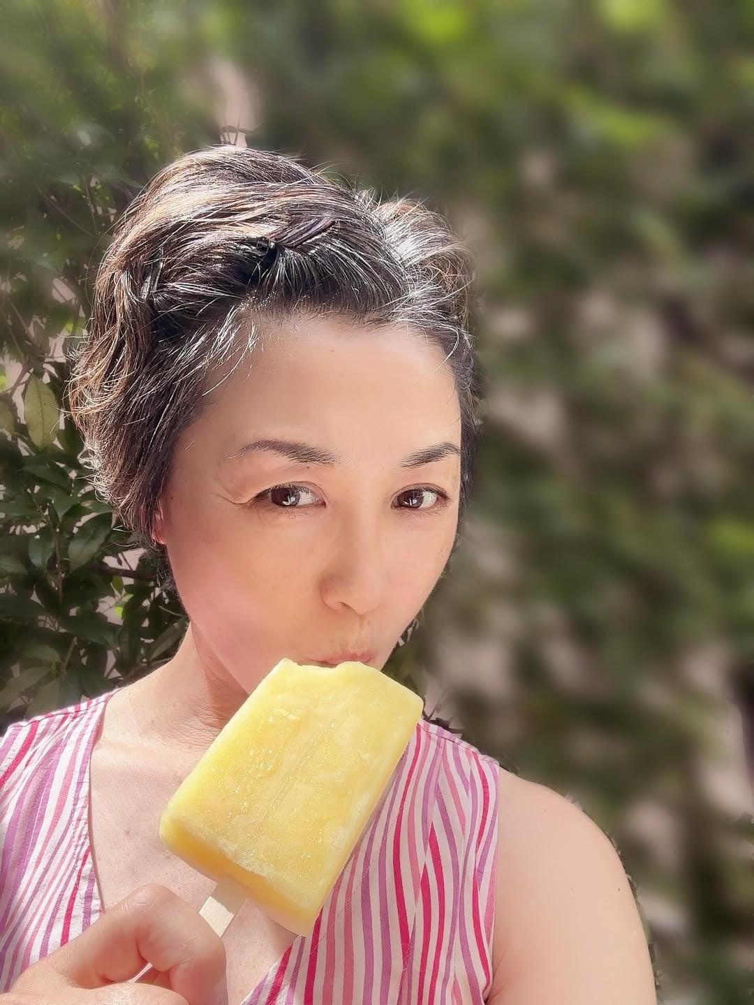 まるで少女のようだ！ガリガリ君アイスを口にする香坂みゆきの表情に反響続出！！