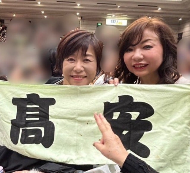 ハイヒール・モモコが仲良しのエミちゃんと春場所初日へ！