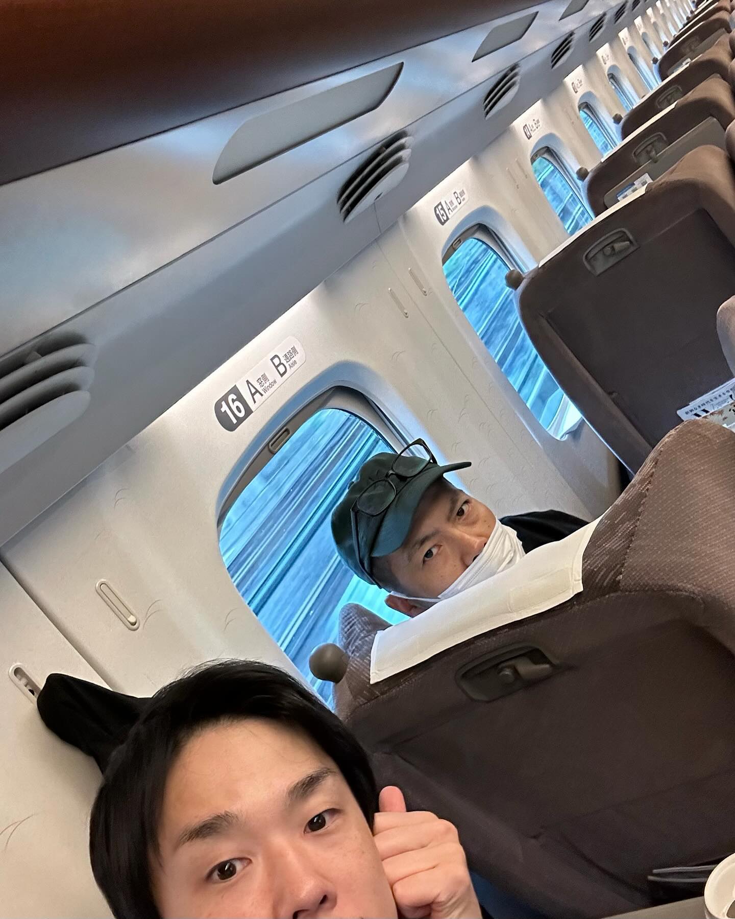 かまいたち濱家 新幹線で友達と遭遇！？「かわいいお友達❤️」