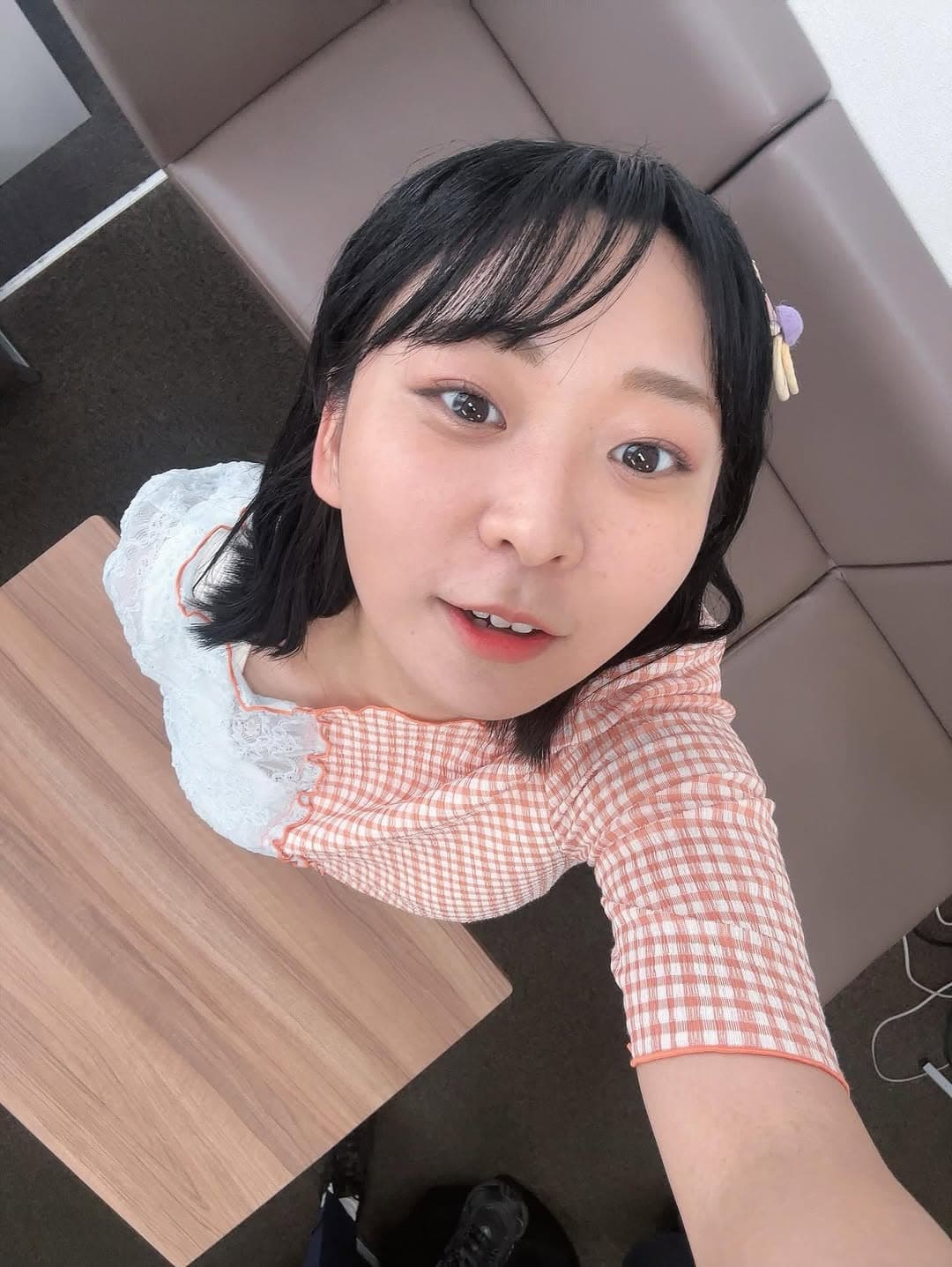 その角度、反則です！アンゴラ村長の“上からエロ可愛い”にドキッ