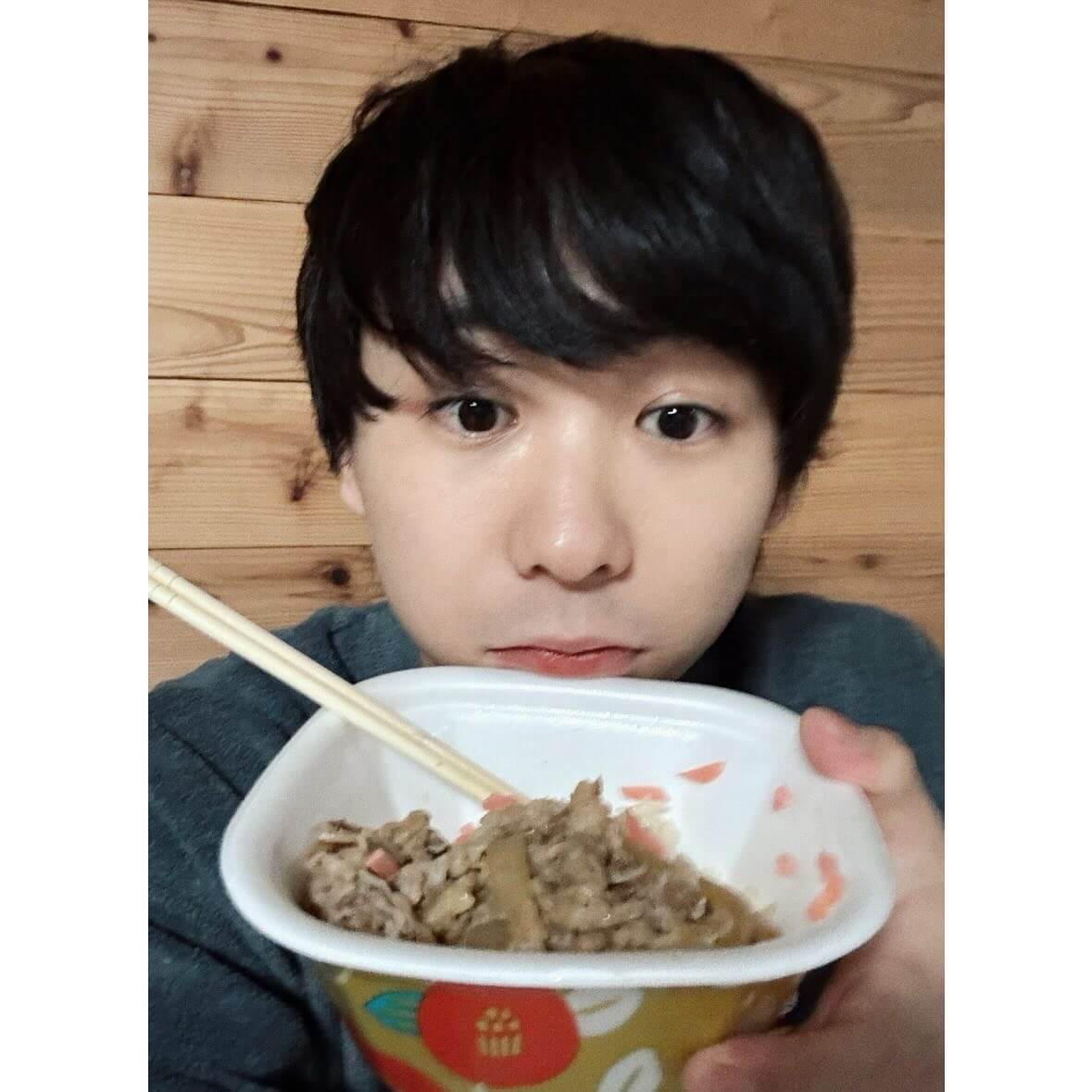 俳優・須賀健太、自撮りの取り方を2024に置いてきてしまった！？