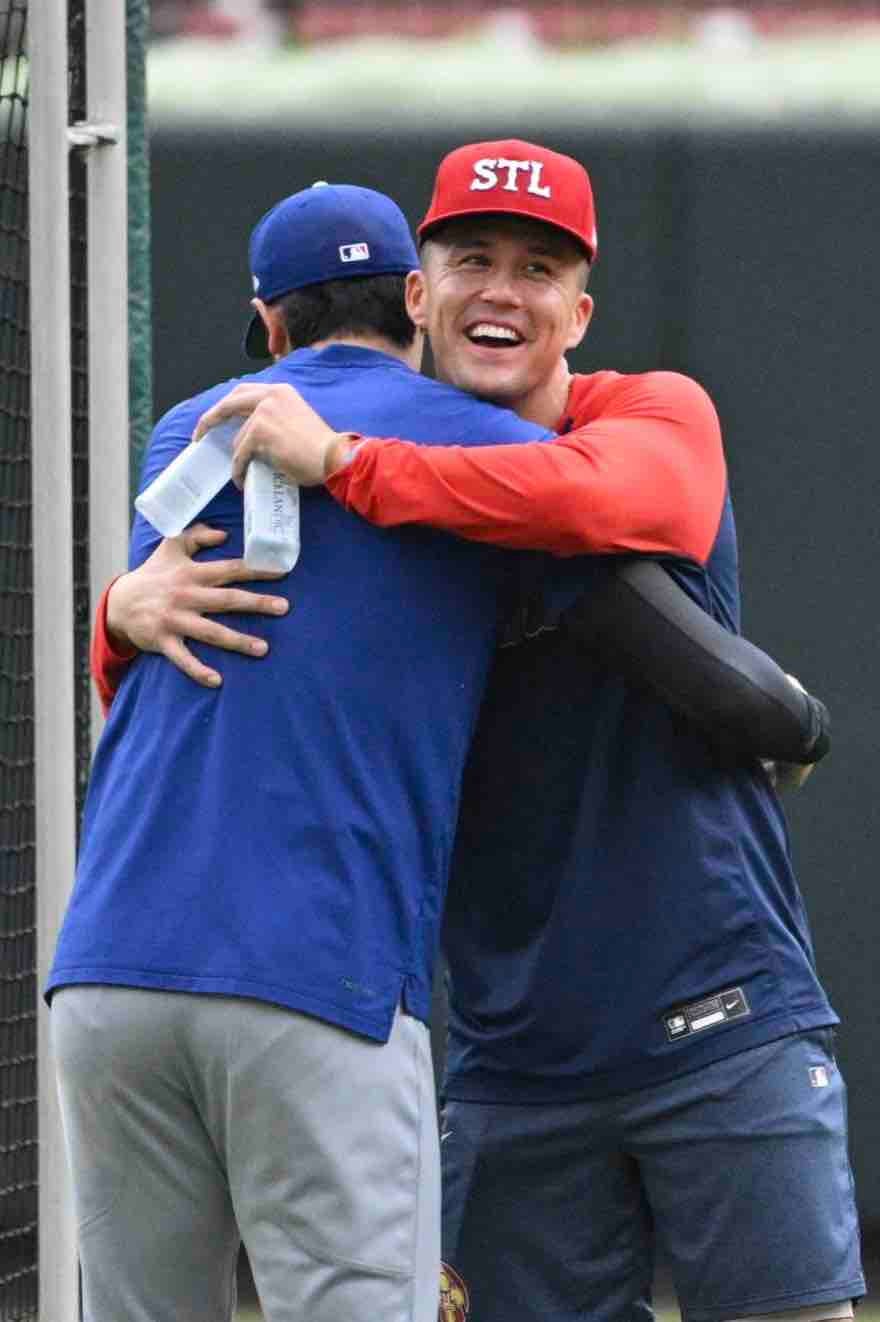 大谷翔平、侍ジャパン同僚のヌートバーと笑顔で再会「ツーショット素敵」「9ヶ月後が待ち遠しい」