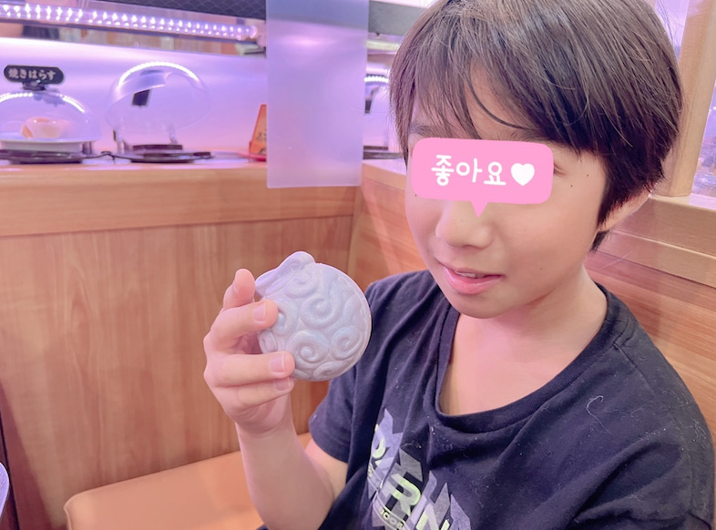 辻希美さん、家族で回転寿司へ🌟　デザートはゴムゴムの実❗️👒