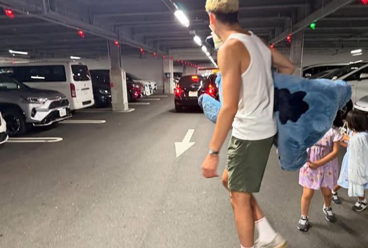 「スティッチでっか！」バレー日本代表・髙橋健太郎、娘たちとコストコへ“ぬいぐるみ戦利品”投稿