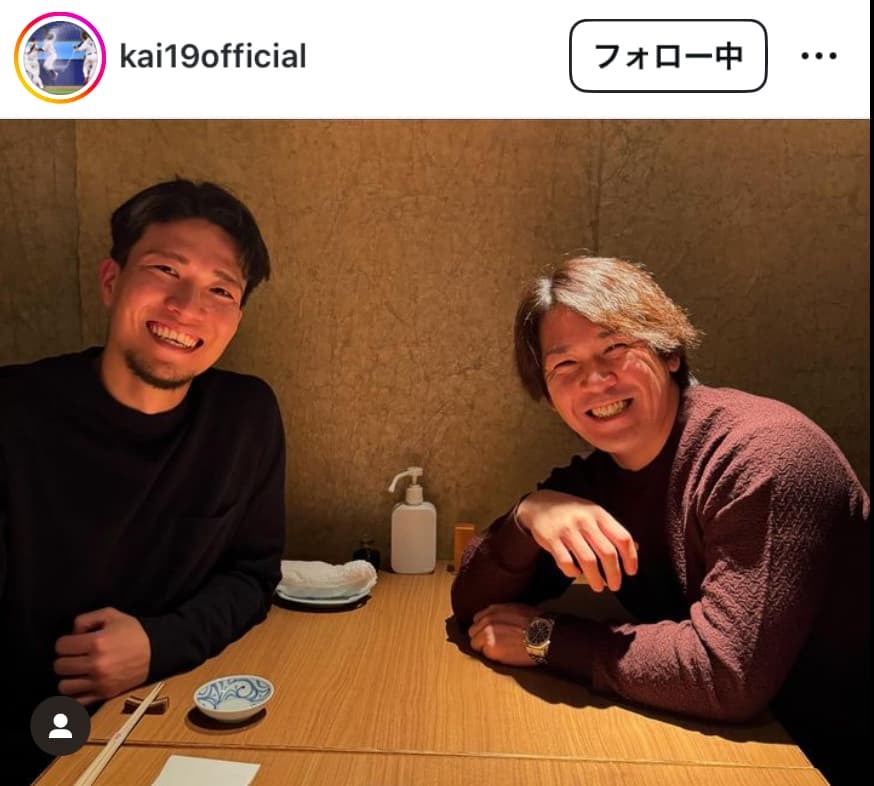 ソフトバンク・甲斐拓也「また会おう」育成出身黄金バッテリーの2ショット