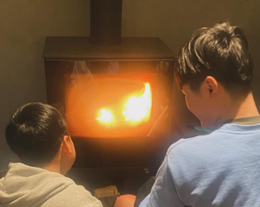 板谷由夏、寒さに耐えられず「猫と暖炉の前から動けない」