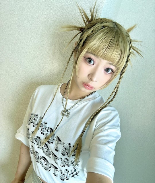 黒髪から金髪に! イメージ激変のKTちゃんが話題に 今後も注目KT劇場