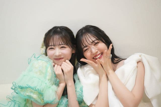 FRUITS ZIPPER・櫻井優衣、鈴木愛理とのキュートなツーショットを披露！「ニコニコなのです」  編集