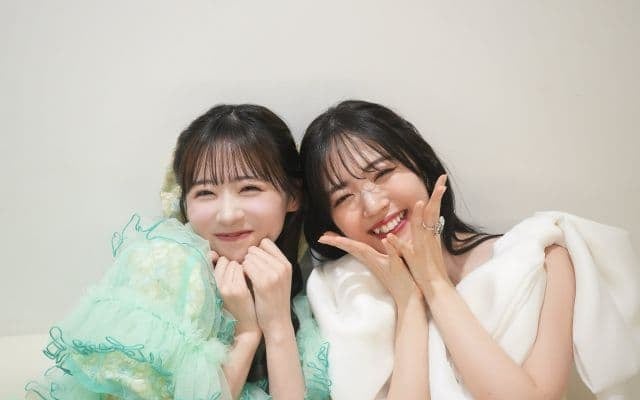FRUITS ZIPPER・櫻井優衣、鈴木愛理とのキュートなツーショットを披露！「ニコニコなのです」  編集