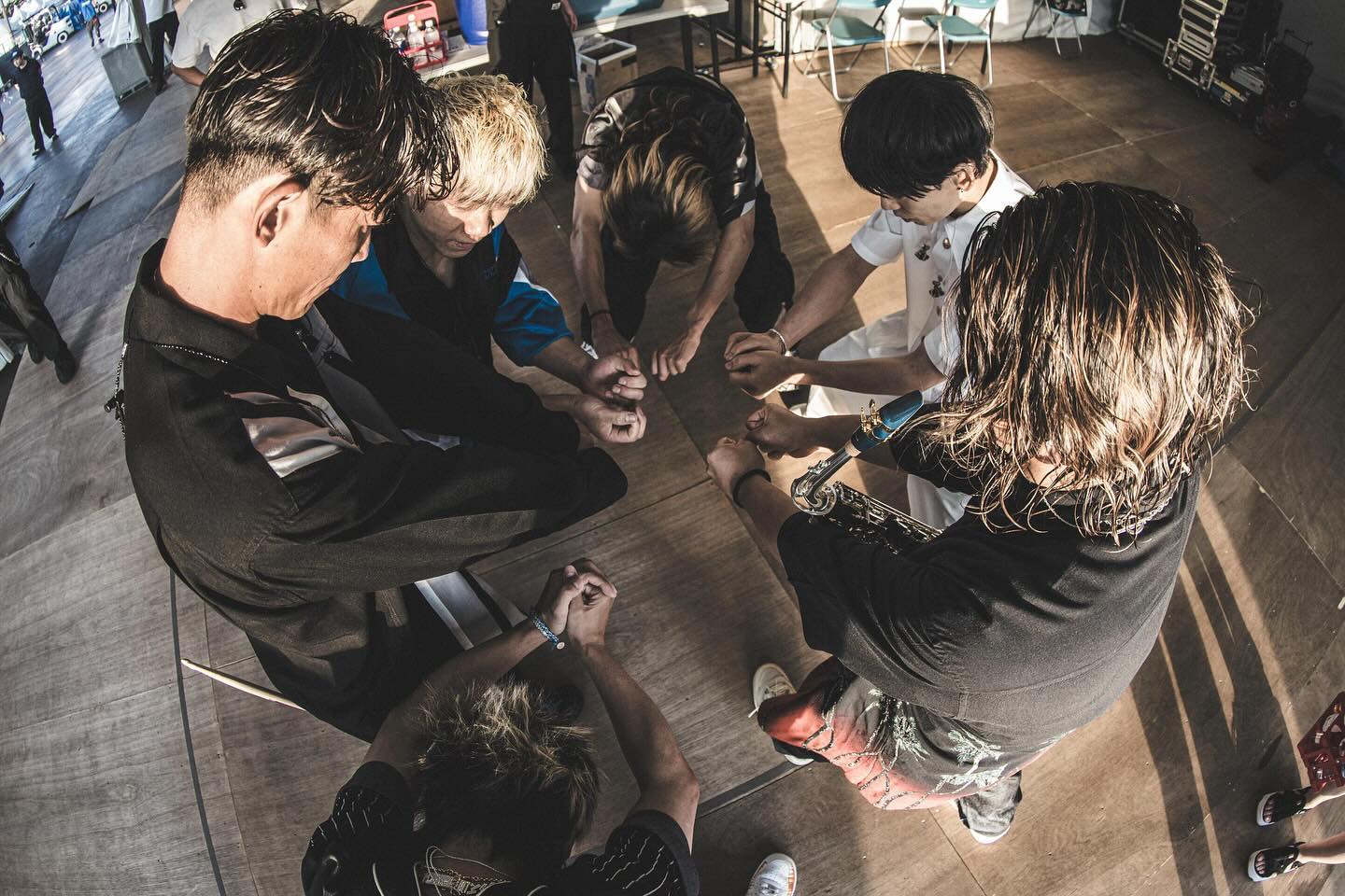 「ごちそうさまです！！」UVERworldのメンバーの筋肉にファン悶絶