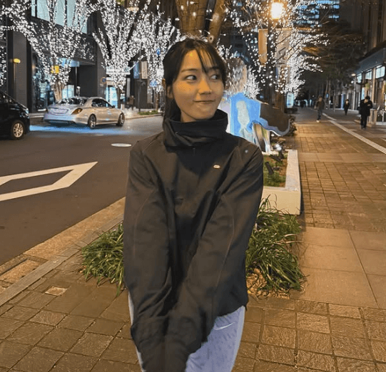 「見つめる以外の選択肢はなかった…」美女ランナー、イルミバックのときめき・ショットにファン恋わずらい！