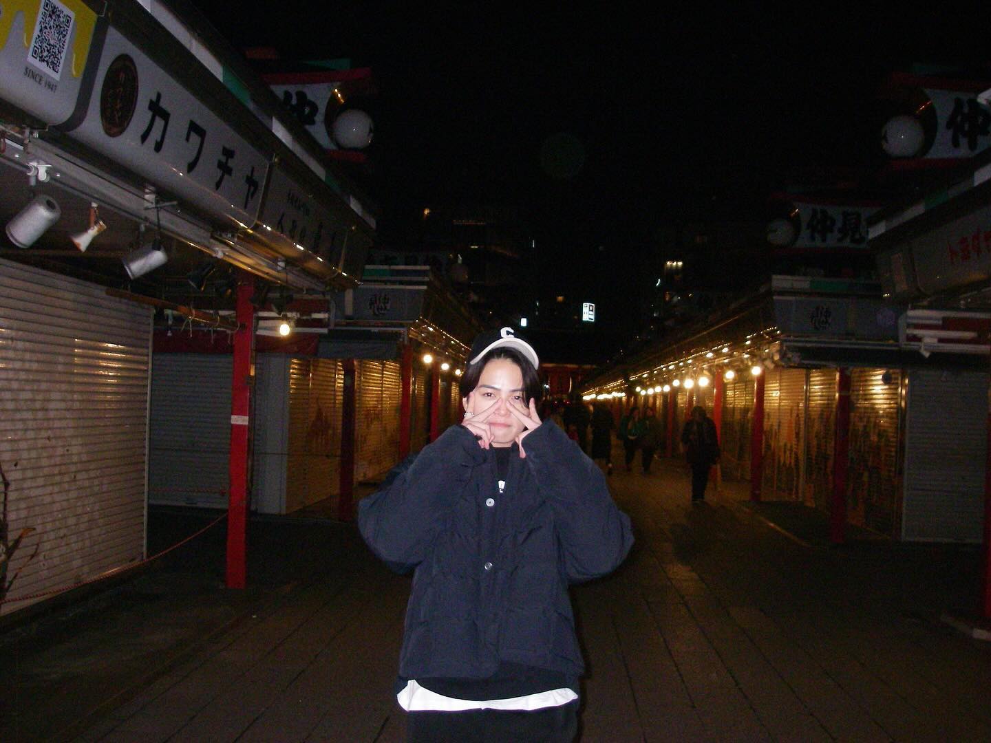 「否めないやんちゃ感、、」菊池風磨のWピース＆舌ペロ最新ショットが話題👀