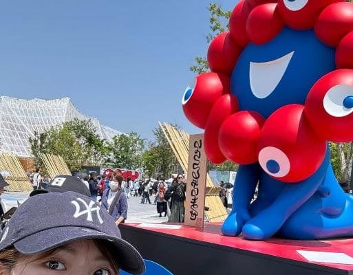 後藤楽々、「急に思い立ち、万博」へ！ミャクミャクとの満足げな2Sに注目集まる