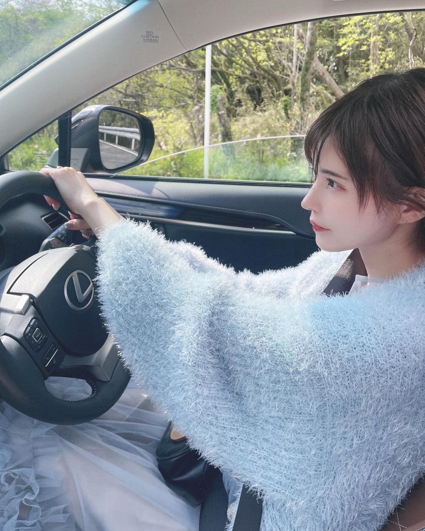 「助手席のりたい…」💕益若つばささんの運転姿にファン歓喜✨😭