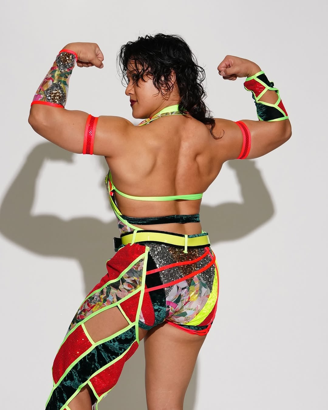 「イメージは〇〇or〇〇」女子プロレスラーが鍛え上げた肉体美と新コスチュームを披露！