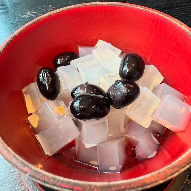 尾木ママ、GINZA SIXの信州そば屋でランチを満喫