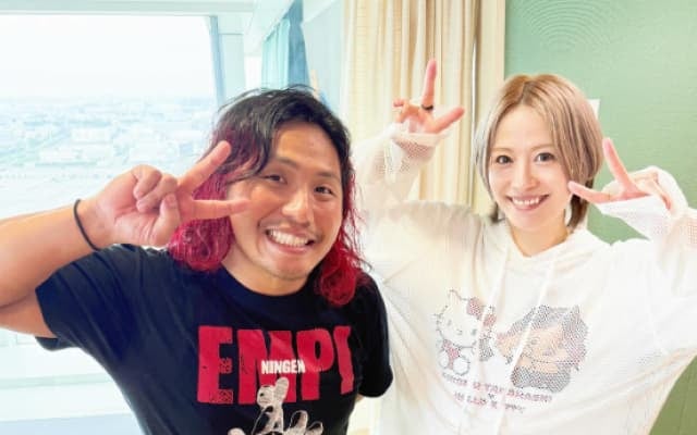 宮島咲良がプロレスラー・高橋ヒロムとの2ショットを披露「最強のハート空気清浄機！！！！！」