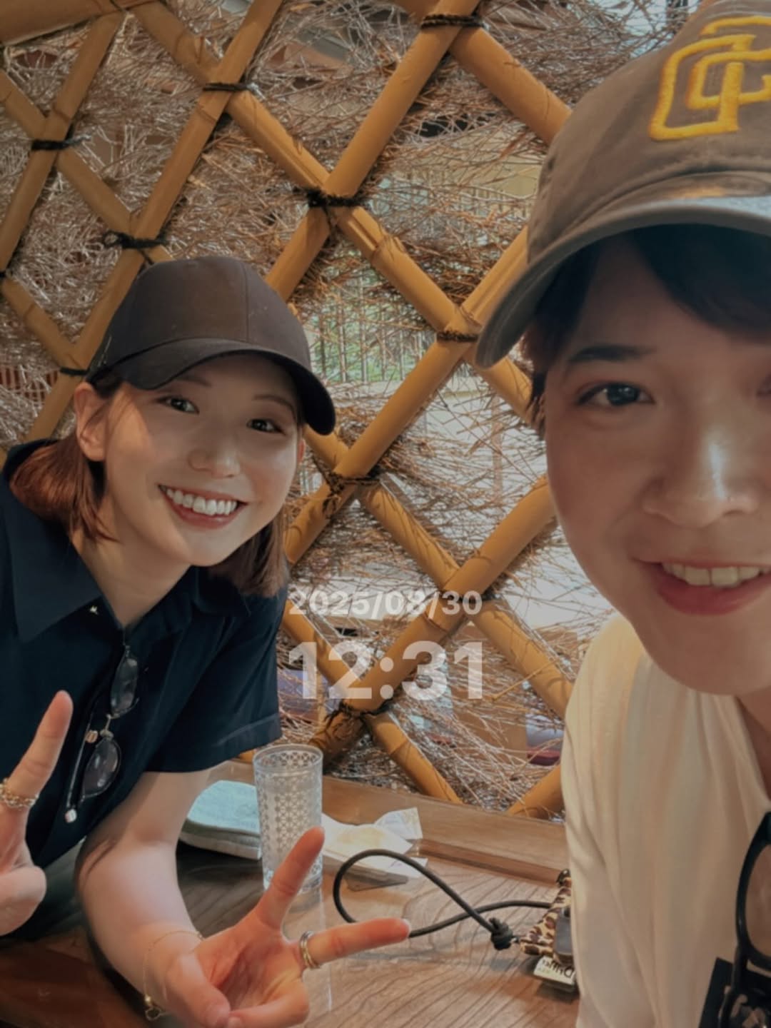 古賀紗理那の無邪気な笑顔にキュン…お友達とのリラックス休日が話題