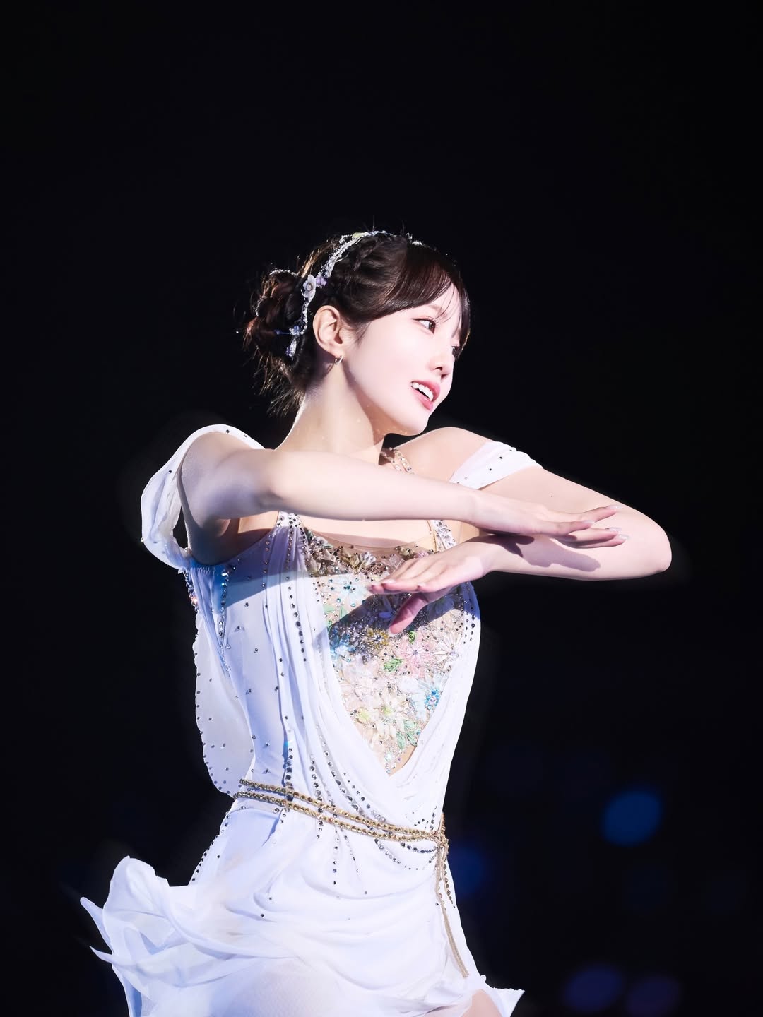 「息を呑む美しさ」本田真凜の幻想的なパフォーマンスが話題に