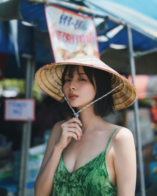 美人雀士・岡田紗佳「美肌あらわ」のキャミソール姿でファン魅了！