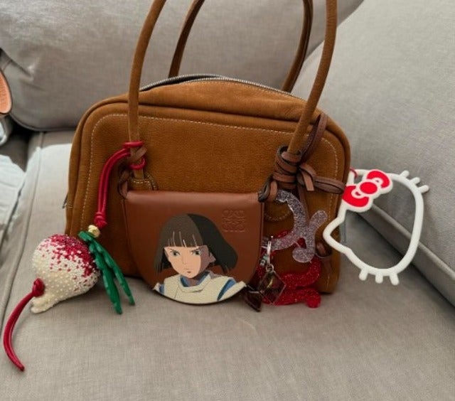 高橋愛が最近のいろいろな写真を紹介するが、ときどき〇〇が出てくる！