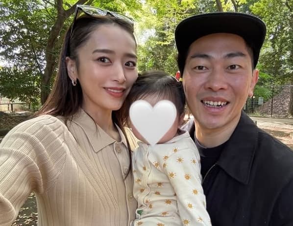 「いつになったら2人でデートできるかなぁ」近藤千尋夫婦のラブラブ3ショットが話題に