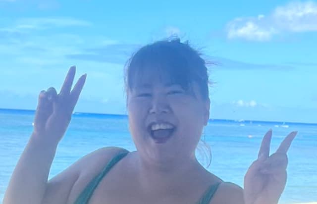 天才ピアニストますみ、ハワイ帰国を報告！ ワンピース型水着姿に「めっちゃセクシー」と反響