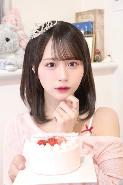 ≠ME 尾木波菜が”ﾆｬﾝﾆｬﾝｻｲ”！激カワお誕生日報告にファンから祝福の声が殺到