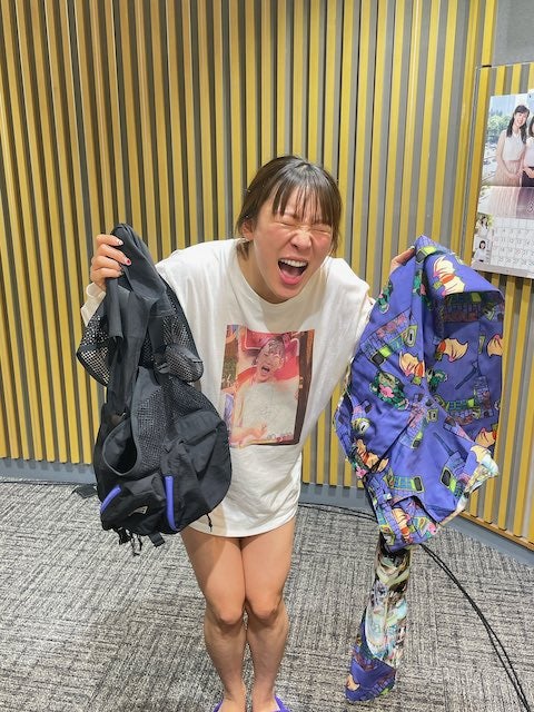 フワちゃん「色々あってジャケットもズボンも脱いだ」衝撃ショットが話題