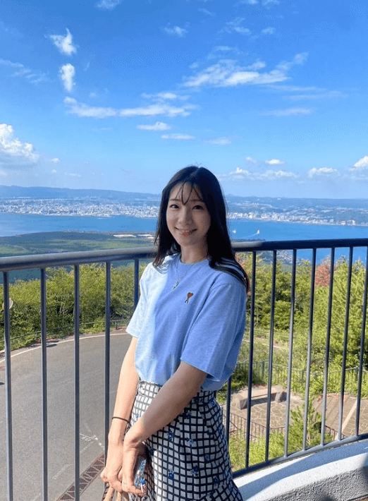 足立梨花「Jリーグ遠征の楽しみのひとつ」を潮騒のメモリーフォトと共にファンに共有！