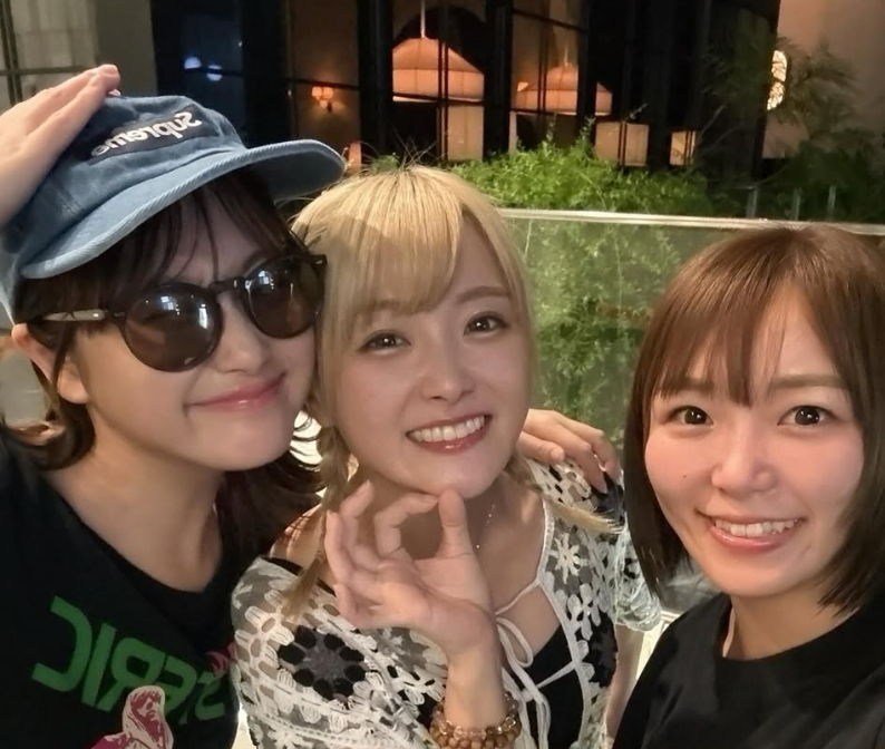鈴木奈々、女子プロレスラー仲間と火鍋女子会　「自慢のお友達」と笑顔の集合ショット公開