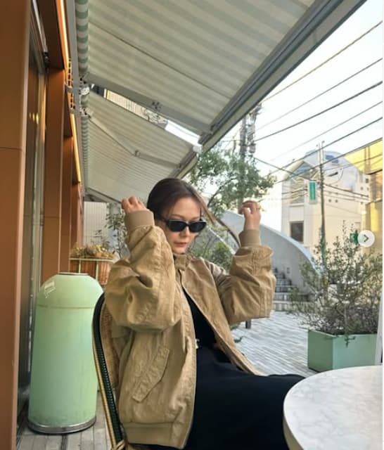 村重杏奈が友人との楽しいひとときを満喫！