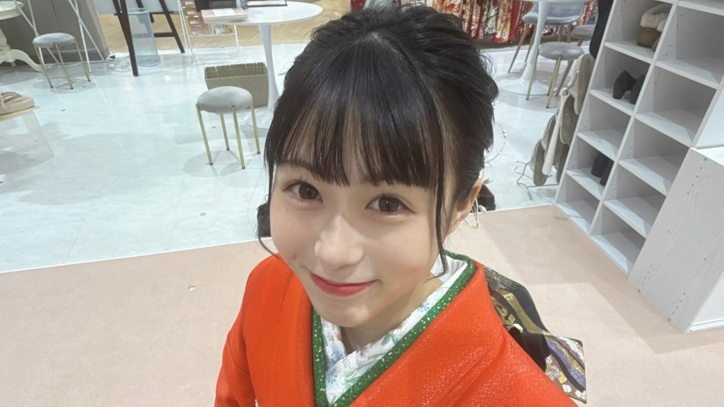 話題の美女格闘家・大井すずが魅せた“赤振袖ショット”に男性ファン悶絶　和服姿が美しすぎる