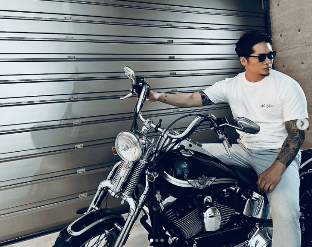 「納車したんですね！」元プロボクサー・飯田将成とバイクの組み合わせがカッコ良すぎる！