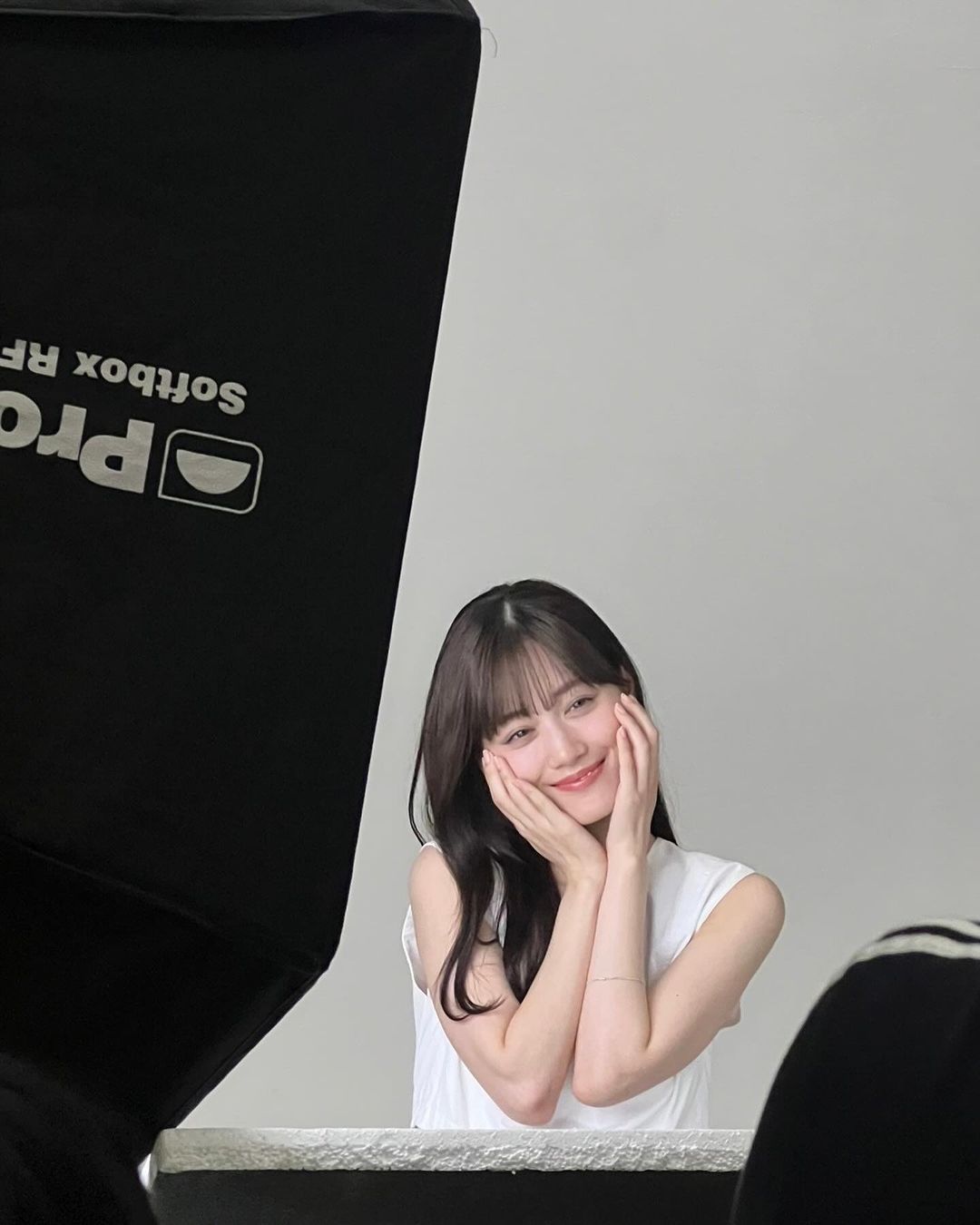 元乃木坂46 山下美月menuのスチール撮影のオフショットを公開！