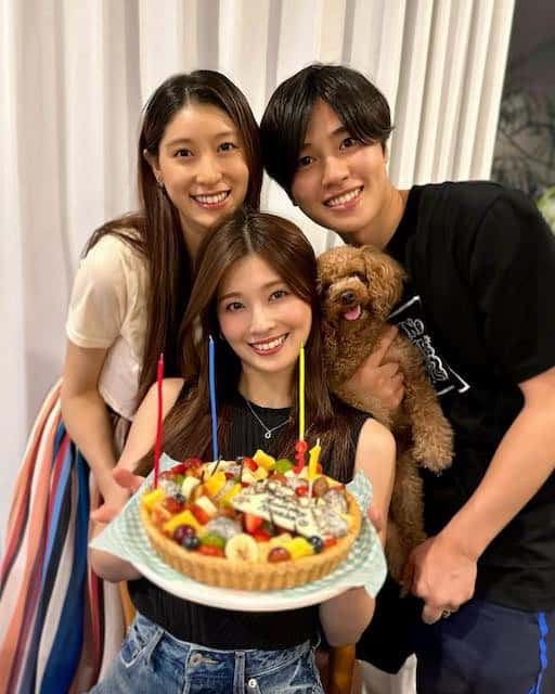 土屋太鳳の姉・炎伽が31歳の誕生日を報告💖妹＆弟との3ショットも公開📸