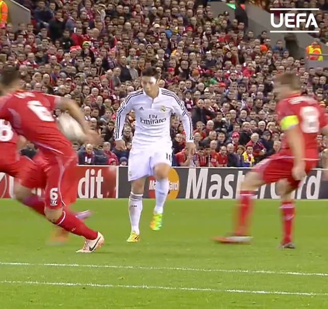 ハメスのレアル時代の華麗なアシストを公開！