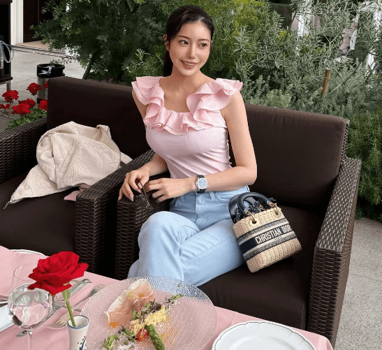 「ゴージャス！」令和の峰不二子・阿部なつき、表参道で見せた”美神ショット”にファン恋落ち状態！「隣に座りたい」